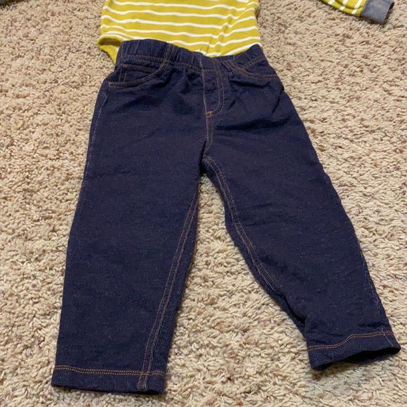 LIKE NEW Carter’s 2-piece matching set with Husky long-sleeved bodysuit & pants - Picture 3 of 4